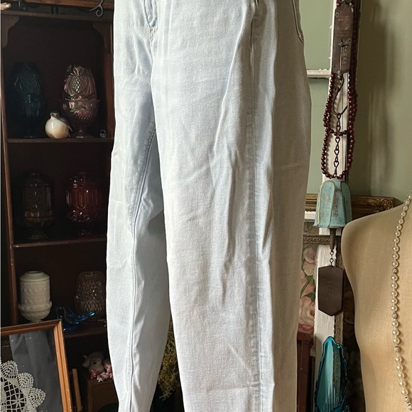 AMERICAN EAGLE HIGH RISE BOYFRIEND JEANS SIZE 12 - Picture 4 of 12